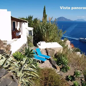 Casa Ibiscus Alicudi